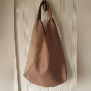 SHIRALEAH SHOULDER BAG CAMEL IN COLOR
